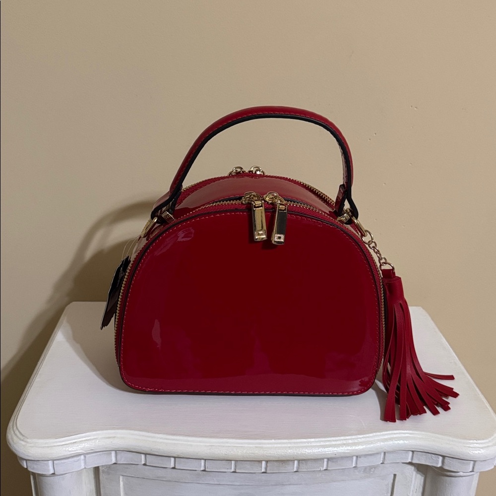 👛Red Vegan Leather Satchel with leather tassel. NWT